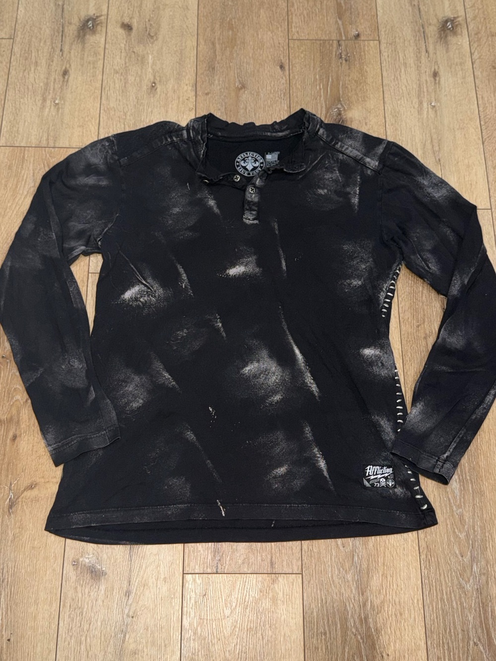 Affliction Men’s Long Sleeve Tee Black with White Paint size XL